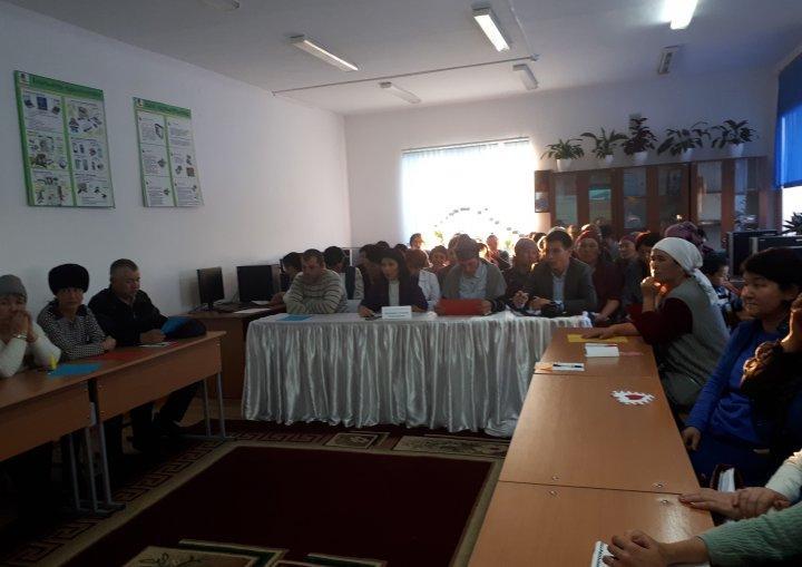"Оқушылар мен жасөспірімдер арасындағы құқықбұзушылықтың алдын алуда мектеп пен отбасы - серіктестер" атты мектеп ата-аналарымен құқық қорғау органдары өкілімен кездесу