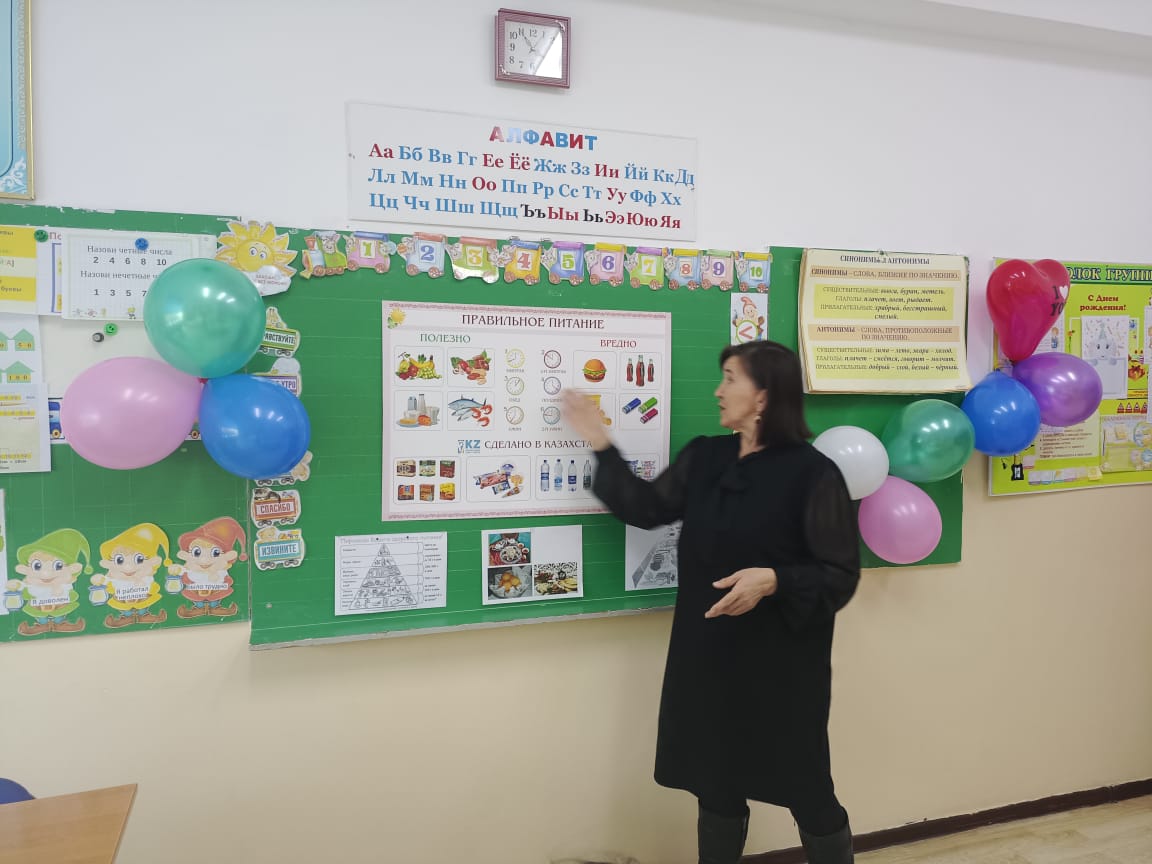 "Правильное питание"  тақырыбында тәрбие сағаттары өткізілді.