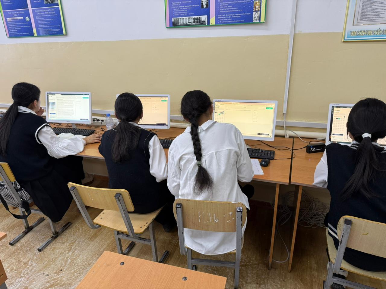 11 - сынып оқушыларынан ҰБТ дайындық аясында   https://edutest.kz/  платформасы арқылы сынама тест алынды